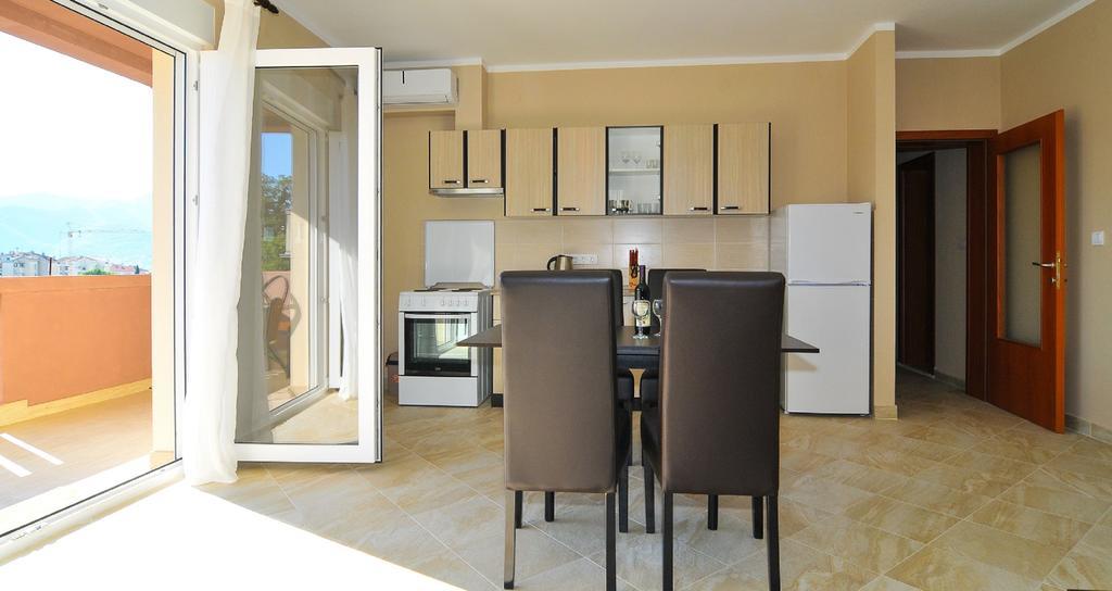 Apartments Mira Tivat Kültér fotó